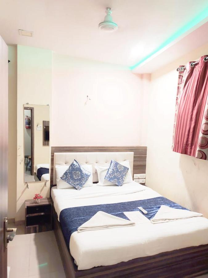 מומביי Hotel Golden Galaxy - Santacruz East מראה חיצוני תמונה